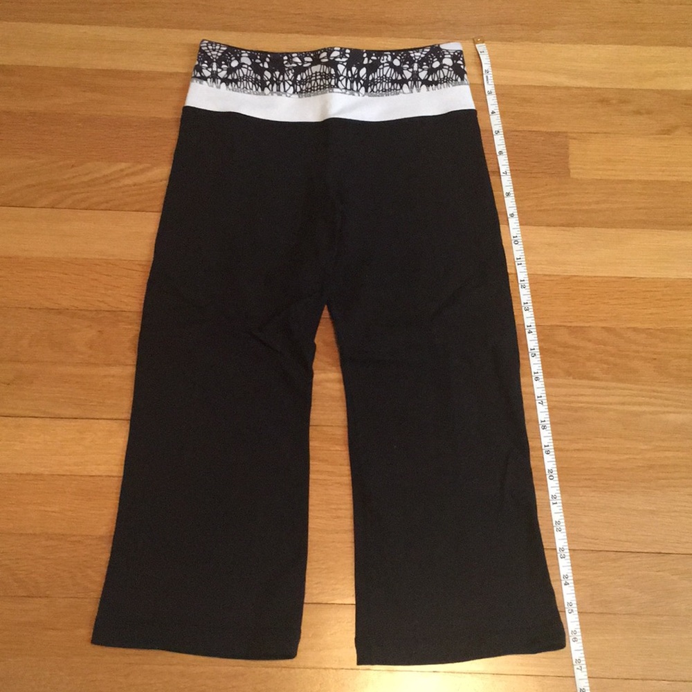 Lululemon crop yoga pants